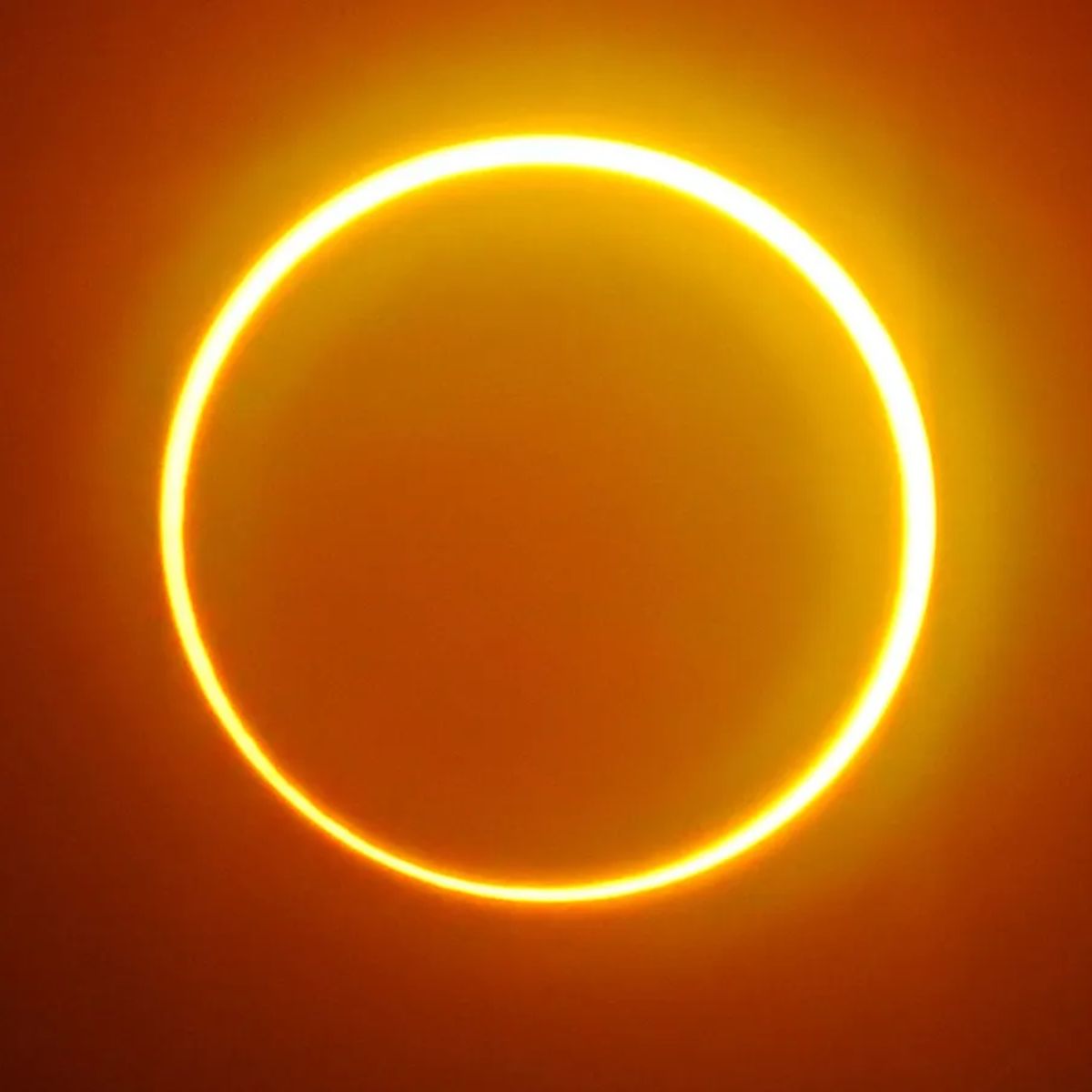 Eclipse solar anular en México este 14 de octubre.