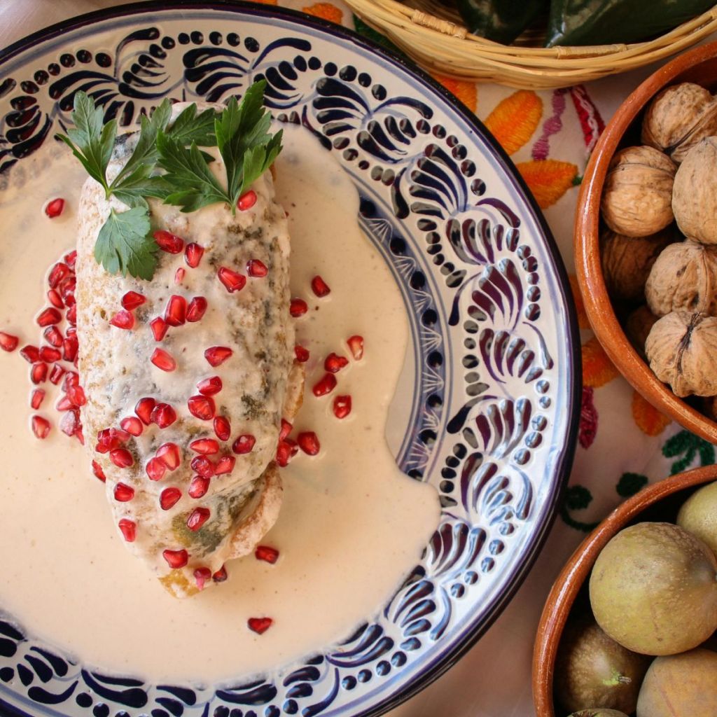 Esto cuesta el chile en Nogada del restaurante "El Cardenal" en CDMX en Travel & Life: Tu Guía de Viajes y Estilo de Vida Chile en nogada temporada 2025.