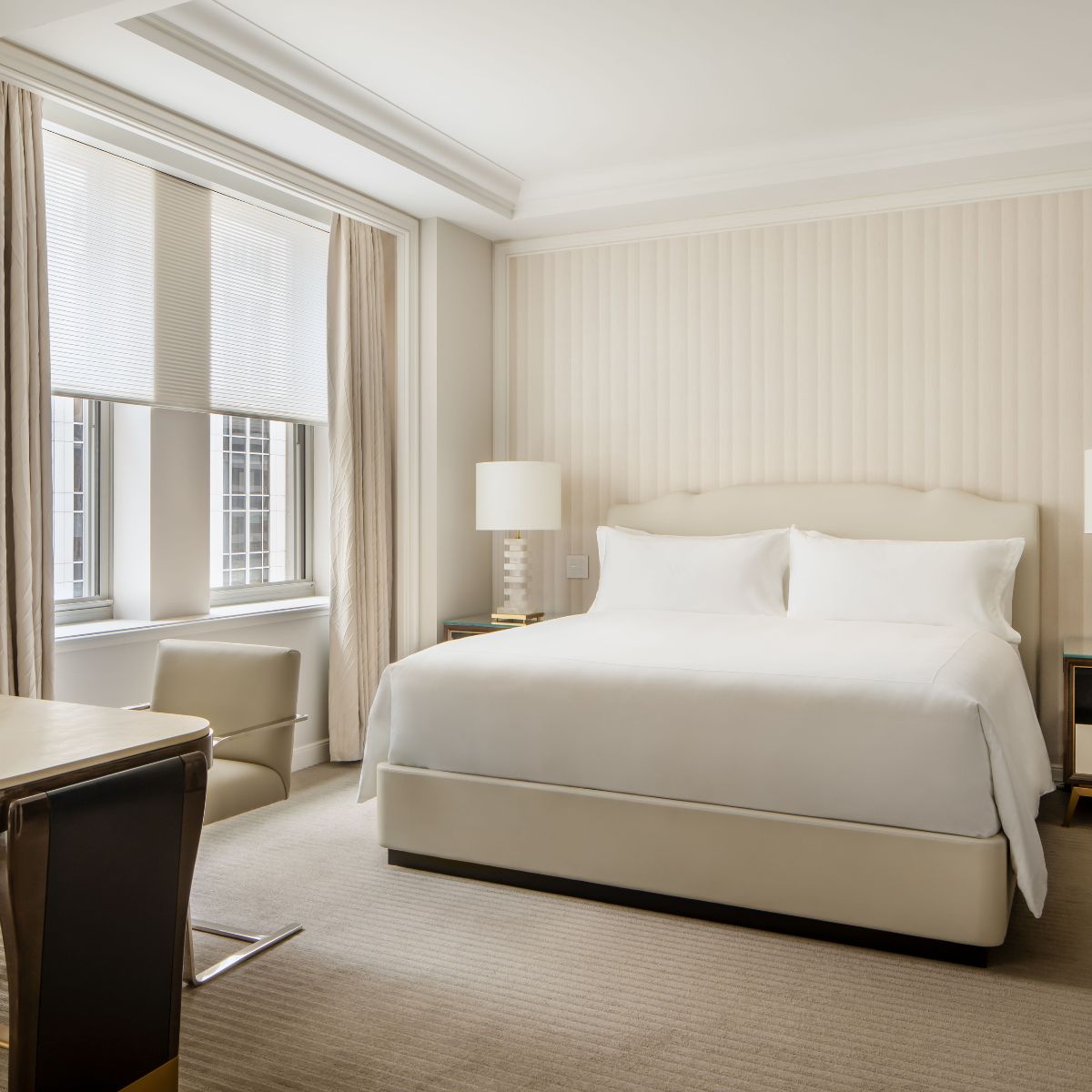 El regreso del ícono: así es la nueva era del Waldorf Astoria New York en Travel & Life: Tu Guía de Viajes y Estilo de Vida Suite en el Waldorf Astoria New York.