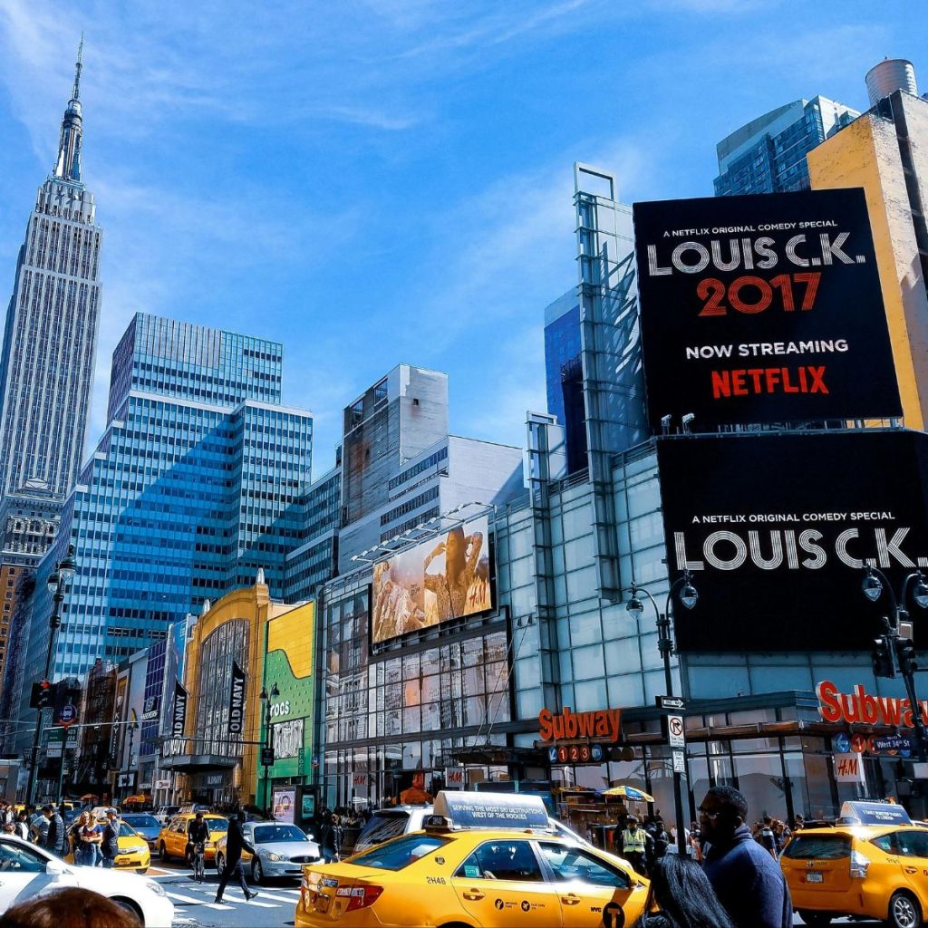 Visa americana tendrá nuevos métodos de entrega y formas de pago este 2025 en Travel & Life: Tu Guía de Viajes y Estilo de Vida Tramite de visa americana para ir a Nueva York.