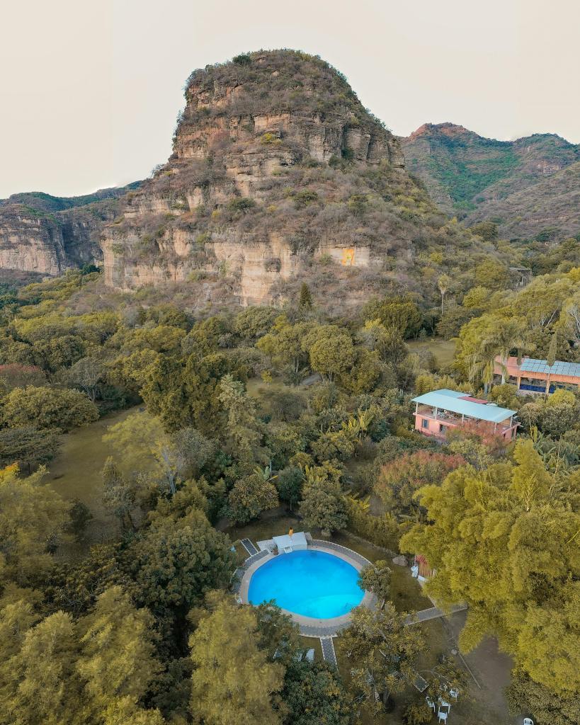 ¿Quieres relajarte este fin de semana? 12 Pueblos Mágicos del Estado de México te esperan en Travel & Life: Tu Guía de Viajes y Estilo de Vida stado de méxico. cerro en Malinalco