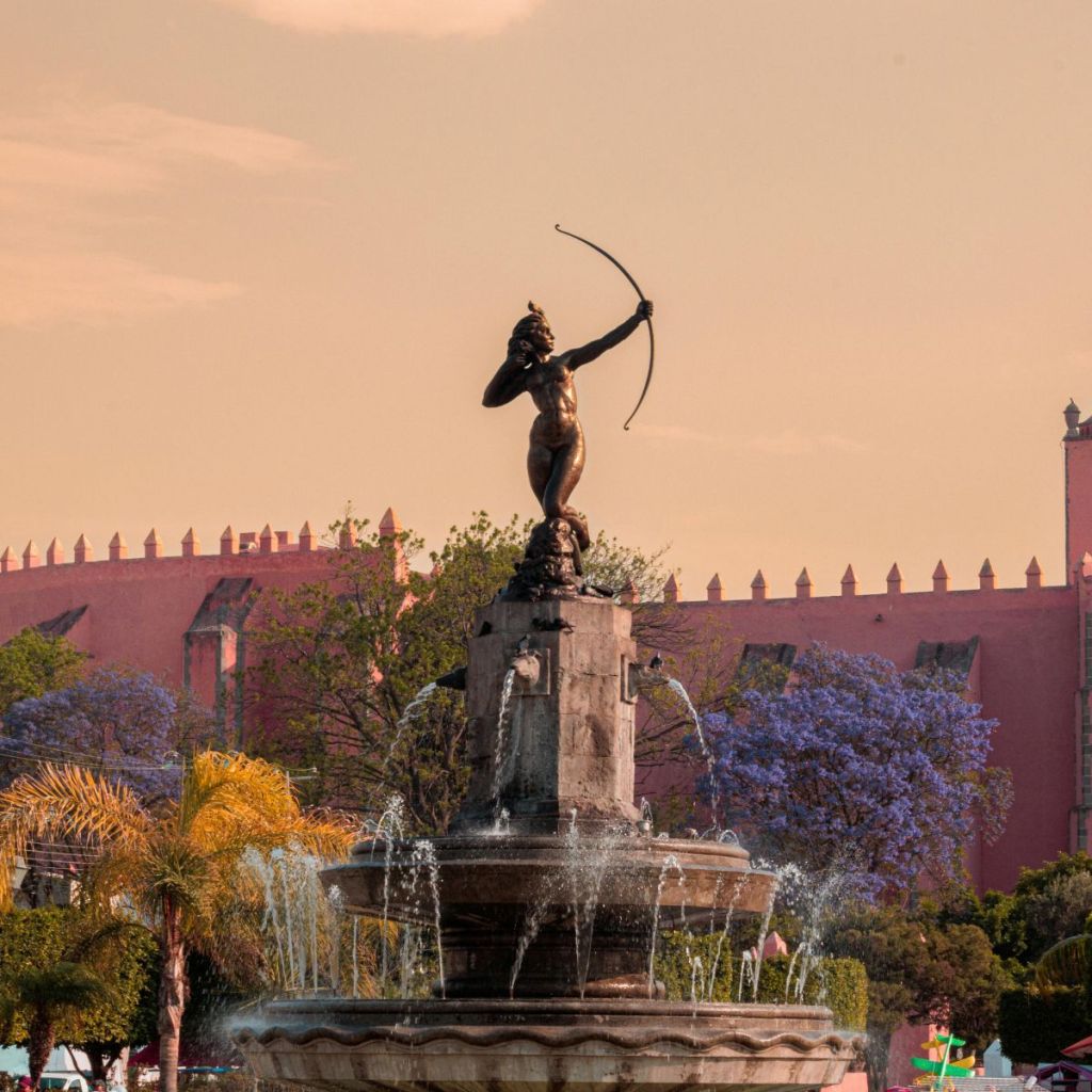 5 Pueblos Mágicos para celebrar el 15 de septiembre en Travel & Life: Tu Guía de Viajes y Estilo de Vida Dolores Hidalgo entre los pueblos mágicos para el 15 de septiembre.