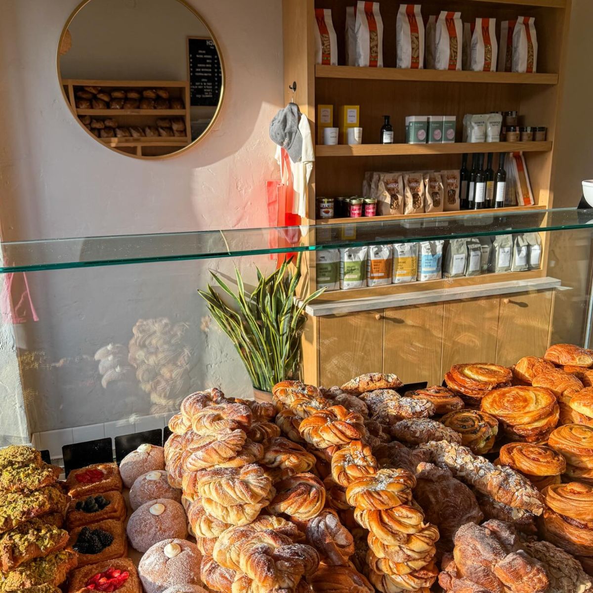 Itinerario para foodies en Los Ángeles en Travel & Life: Tu Guía de Viajes y Estilo de Vida Clark Street Bakery para desayunar en Los Angeles