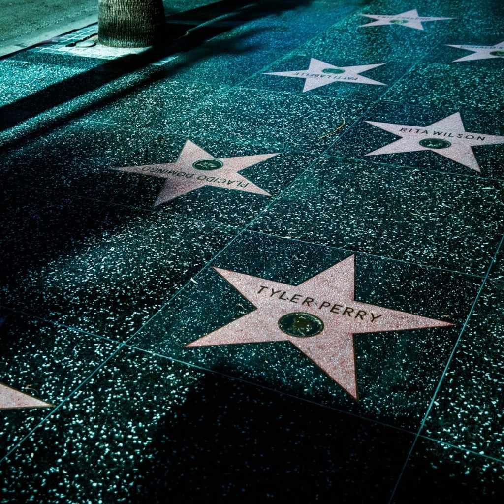 Qué hacer en Los Ángeles si eres fan del cine y Hollywood en Travel & Life: Tu Guía de Viajes y Estilo de Vida como llegar al letrero de Hollywood y al Paseo de la Fama en Los Angeles