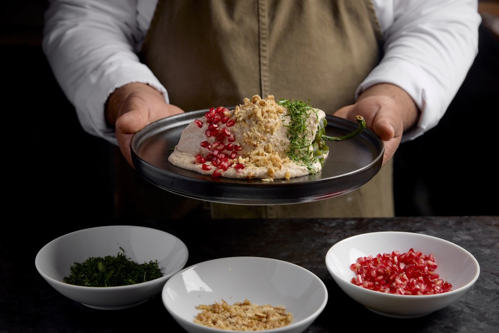 Chiles en nogada, vino mexicano y una fiesta en CDMX, así será la celebración de Rulfo para el 15 de septiembre
